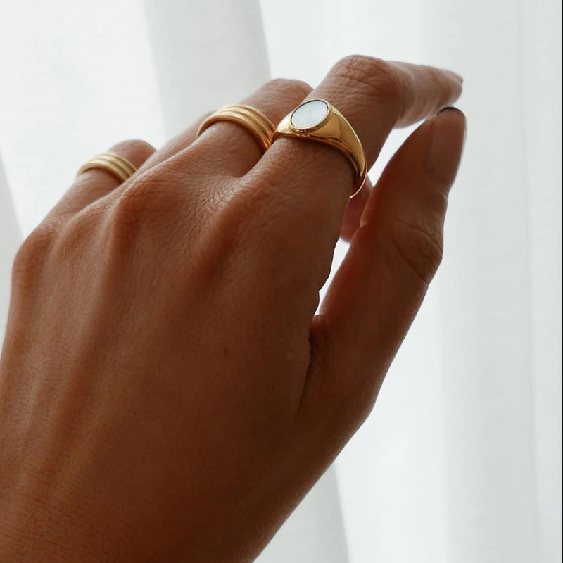 Mother of Pearl Oval Ring