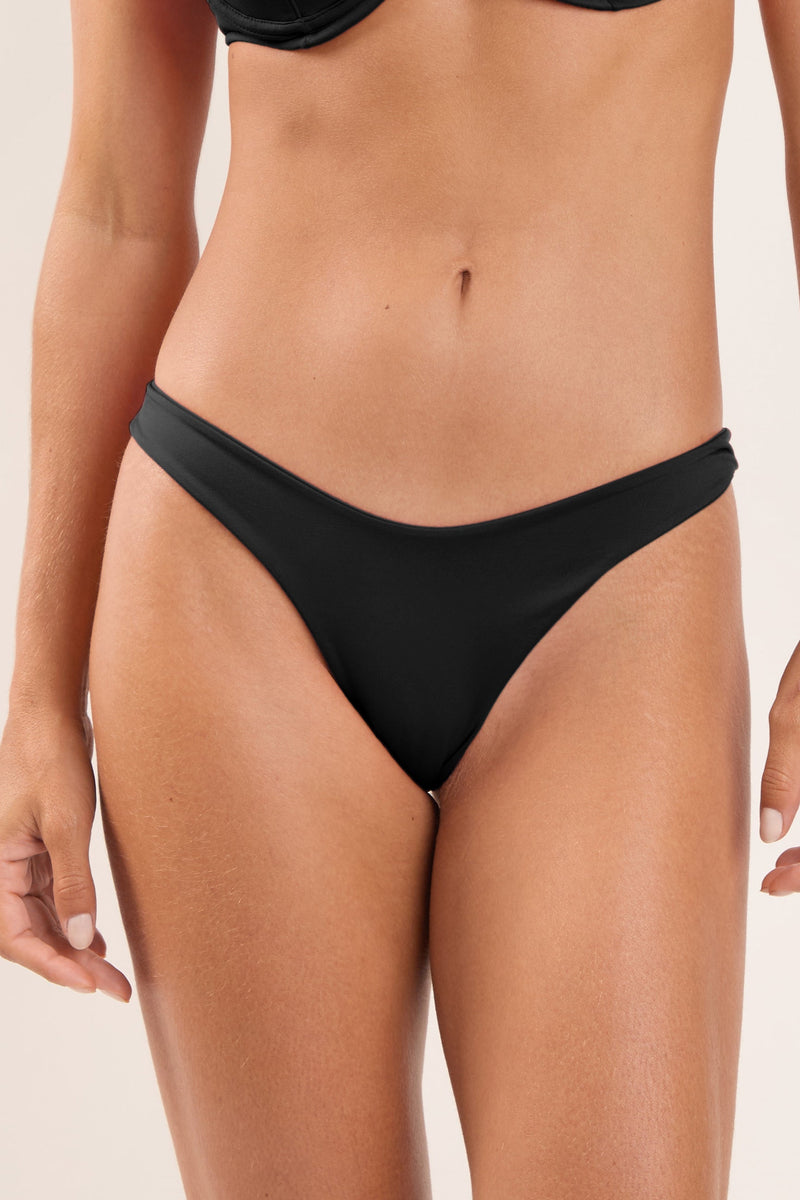 Lava Kai Bottom