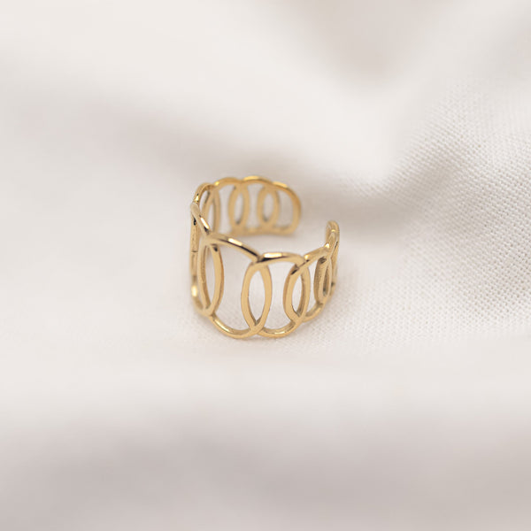 Intertwine Ring